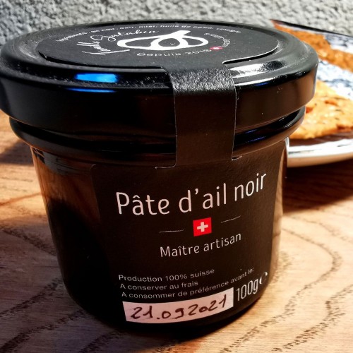 1 pot de purée d'ail noir (100 grammes)